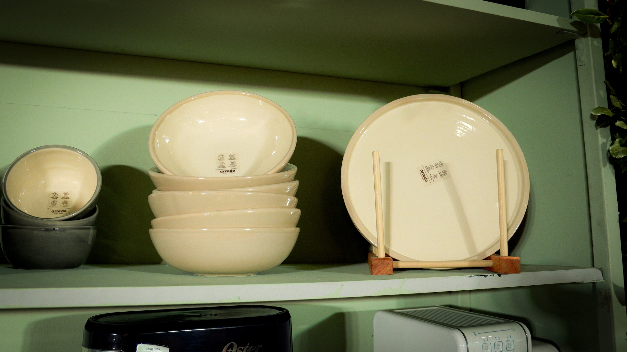 La vajilla de Arredo en la cocina de Puro Diseño.