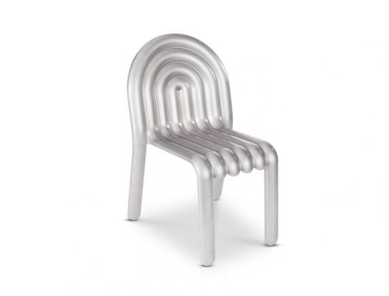 Esta es la silla de 2021: alto diseño, de aluminio y 100 % reciclable