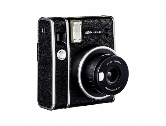 Un nuevo objeto de deseo para los fans de la fotografía vintage: la cámara Fujifilm Instax mini 40