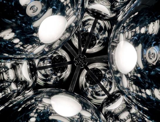 Nace una lámpara átomo en el universo de diseño de Tom Dixon