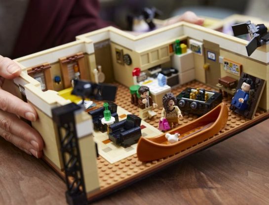Lego se suma a la reunión de Friends con un set para armar los departamentos de la serie