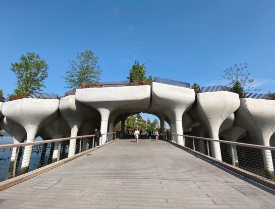 Little Island: 7 cosas que tenés que saber sobre el nuevo parque de New York y maravilla de diseño para mirar y admirar
