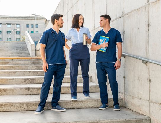 Un emprendimiento que fusionó el diseño de moda con la ropa funcional sanitaria