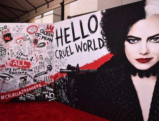 Disney tiene una colección de moda inspirada en "Cruella" mientras piensa en la secuela de la película