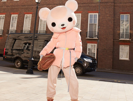 Detrás de una campaña divertida… El fuerte mensaje de Stella McCartney contra el uso de pieles y el maltrato animal