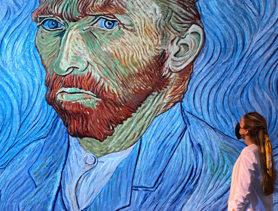 Así es la exposición de arte inmersivo de Van Gogh que deslumbra en Nueva York