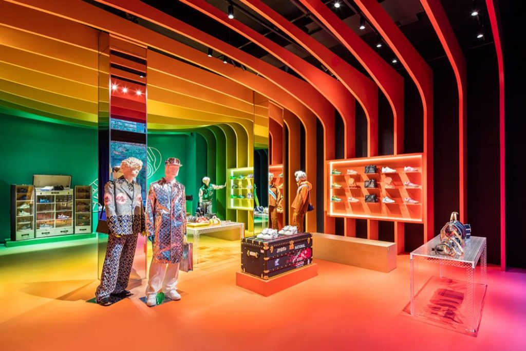 Los accesorios de moda son hits del nuevo local de Louis Vuitton