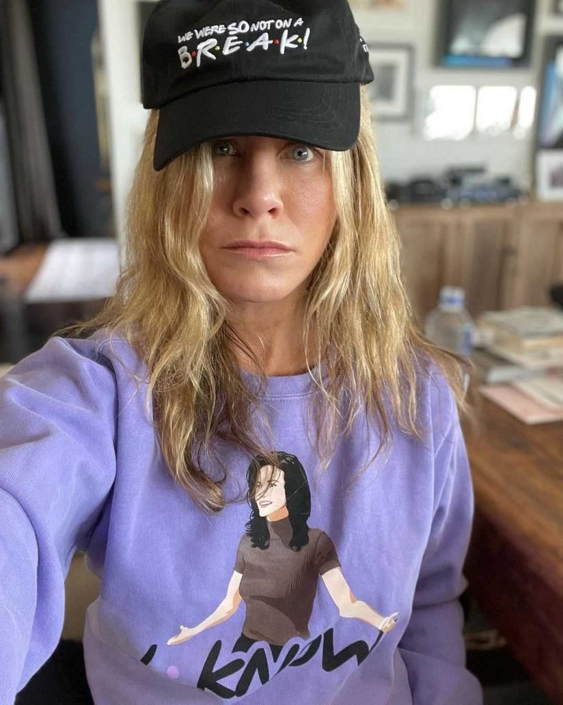 Jennifer Aniston anunció la cápsula de moda Friends en Instagram 