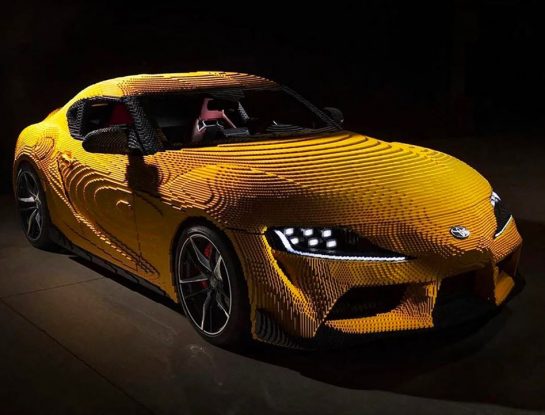 Lego construyó un auto deportivo Toyota a tamaño natural y ¡se lo puede manejar!