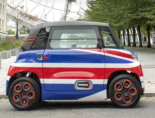 El coche eléctrico AMI de Citroën llega a Inglaterra (y se pone la camiseta)