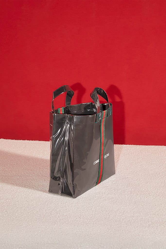 Gucci y Comme des Garçons presentaron la tote bag de diseño sensación de la temporada.