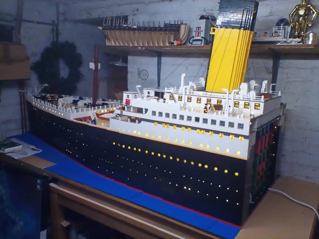 El Titanic de Lego se construye utilizando 9.090 piezas. 