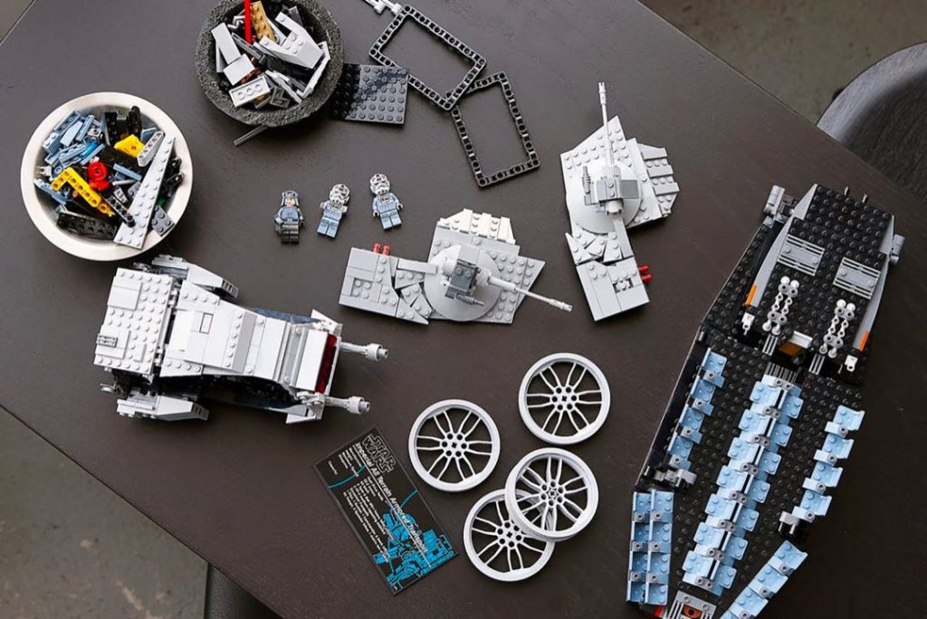 El modelo AT-AT de Star Wars de Lego tiene 6.785 piezas. 