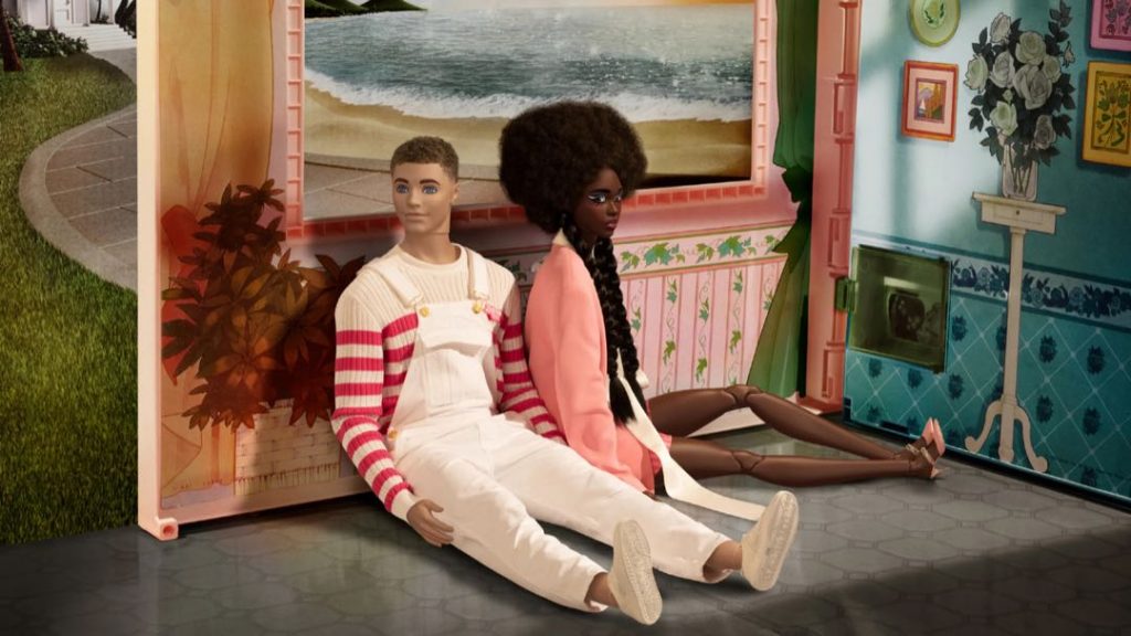 "Ken puede vestirse como Barbie, y Barbie como Ken", asegura el director creativo de Balmain. 