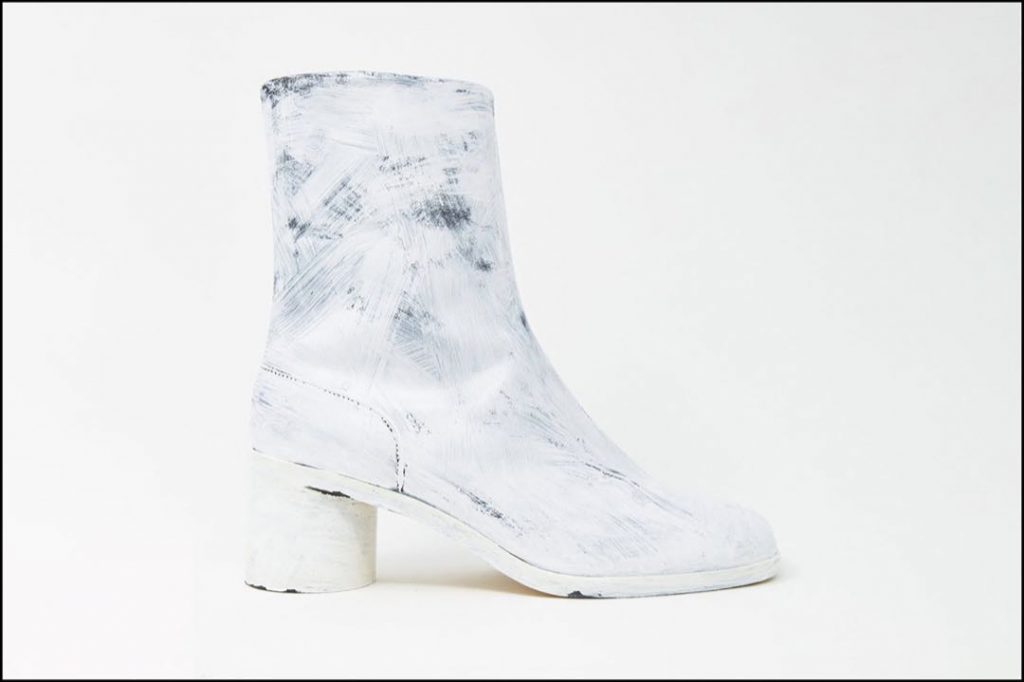 Las botas de Maison Margiela pintadas en blanco. 
