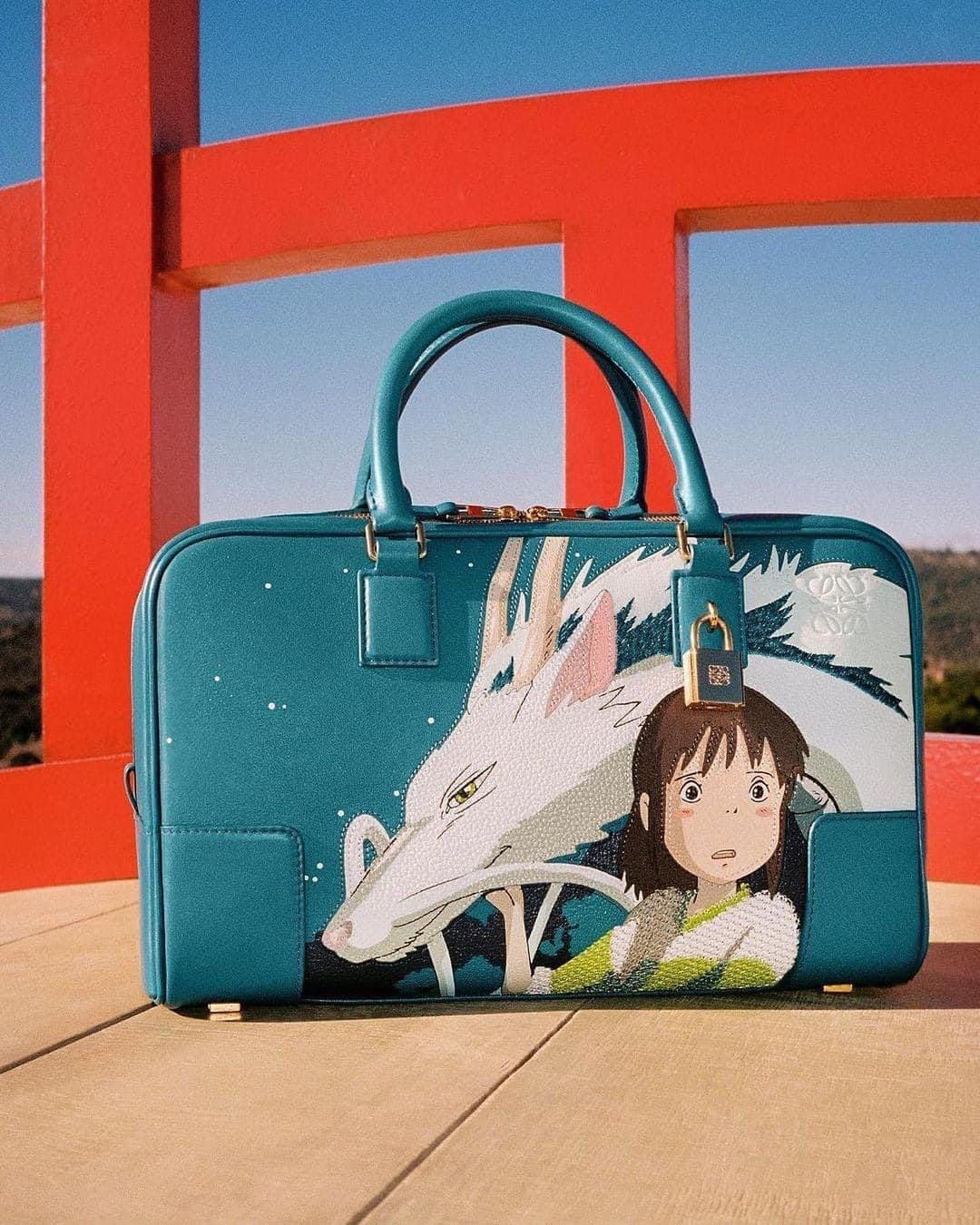 El viaje de Chihiro inspira la colección de moda “Ghibli x Loewe 