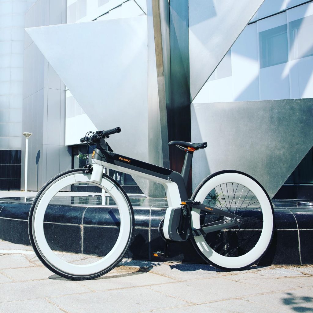 Oohbike, la bicicleta eléctrica y ecológica, sin radios, diseñada por Ànima Design. 