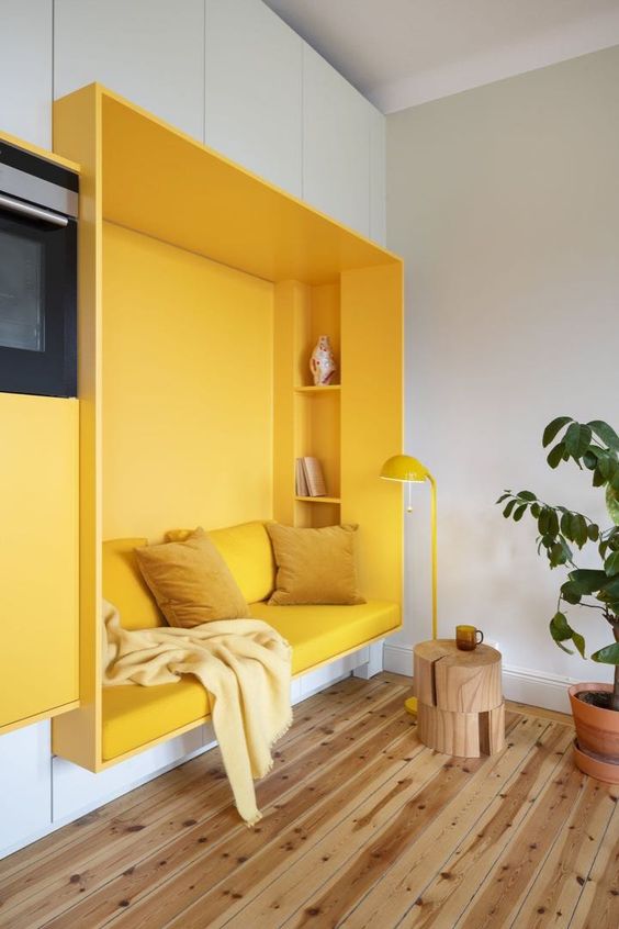 El amarillo en su variante más intensa, uno de los colores más elegidos en el interiorismo de la temporada. 