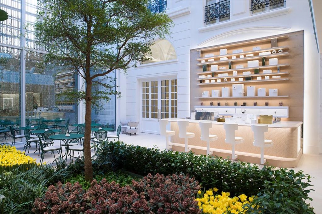 La nueva tienda de Dior en París posee además tres jardines. 