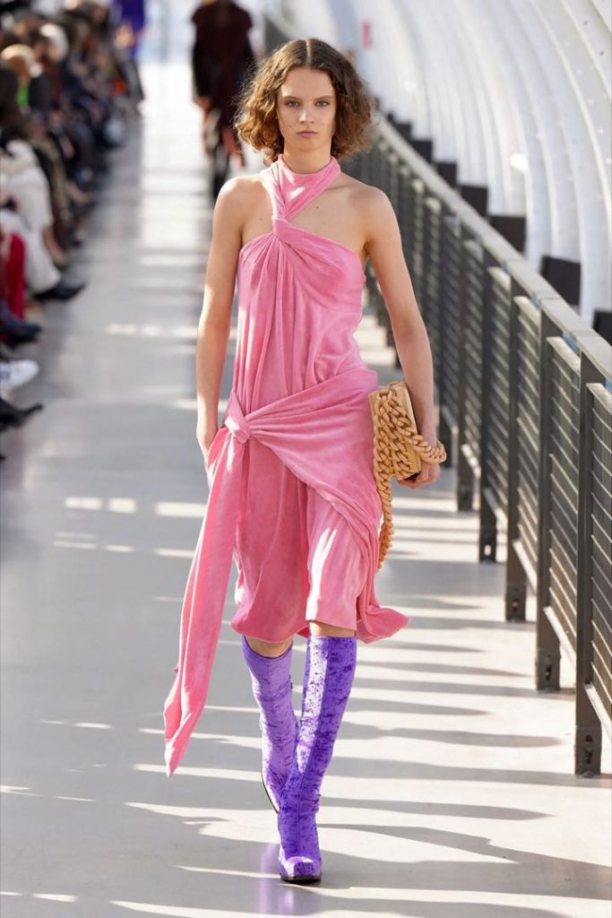 Stella McCartney en Paris Fashion Week 2022. 