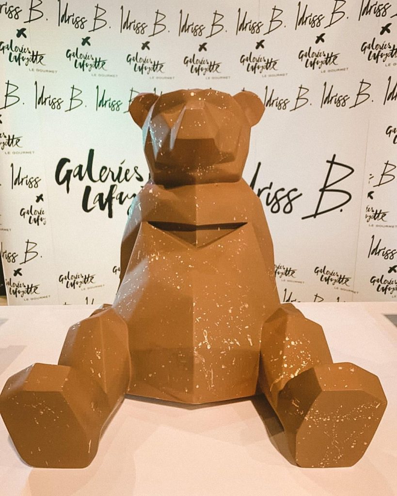 El oso Baloo de Idriss B. de chocolate en Galerías Lafayette de Dubai. 