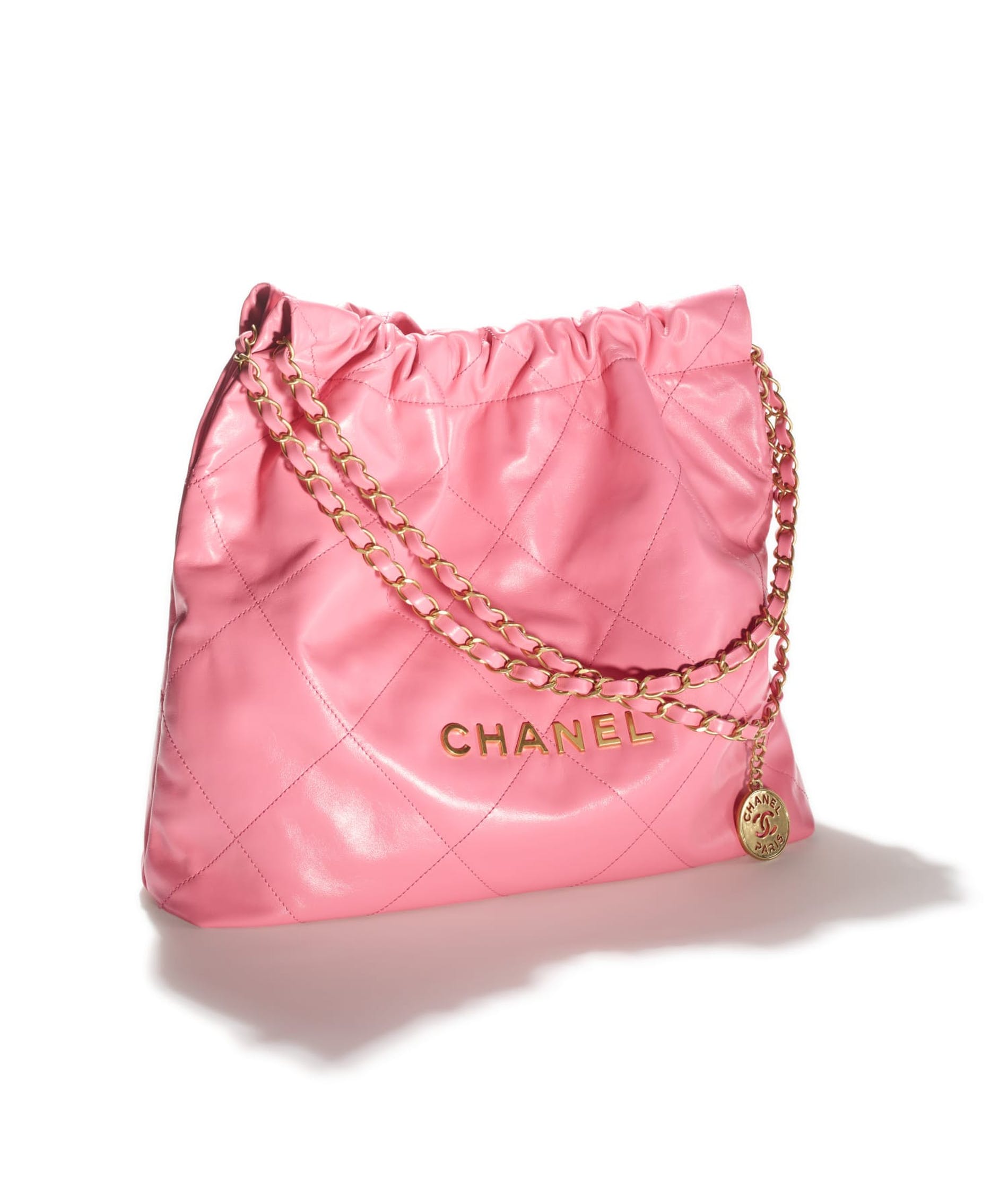 Chanel 22 es el nuevo bolso fetiche de diseño y su campaña de presentación  es “de película” – PuroDiseño
