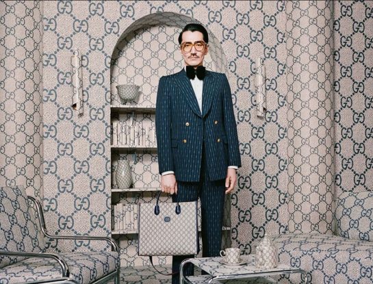 El impactante show del monograma Gucci en manos del artista Max Siedentopf