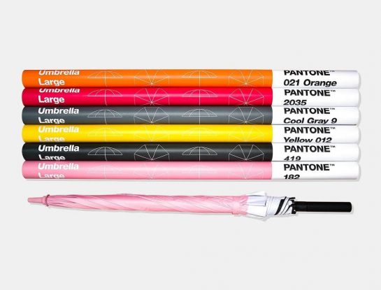 Los 7 objetos de deseo (y diseño) de Pantone 2022 que más nos gustan