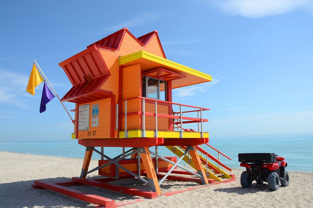 El objetivo del proyecto en Miami Beach es renovar y crear 36 torres de salvavidas basada en seis prototipos diferentes. 