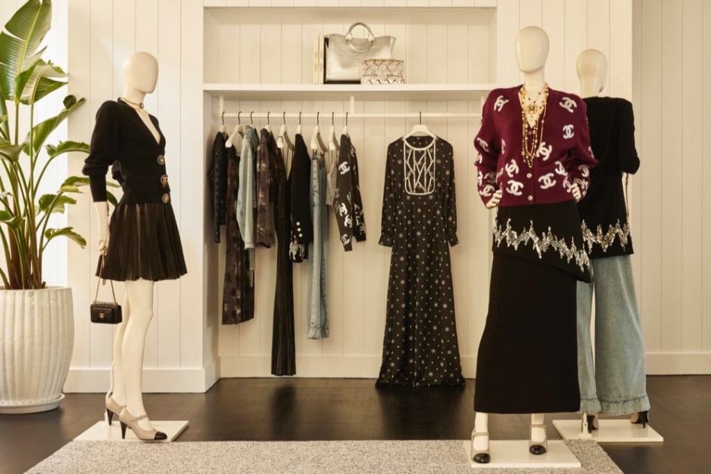 El diseño de la boutique de Chanel en Hamptons connota comodidad refinada y una relajada sensación de glamour de la maison. 