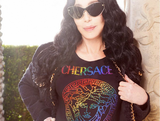 ¡Esto es Chersace! El Orgullo de la colaboración de Versace con Cher