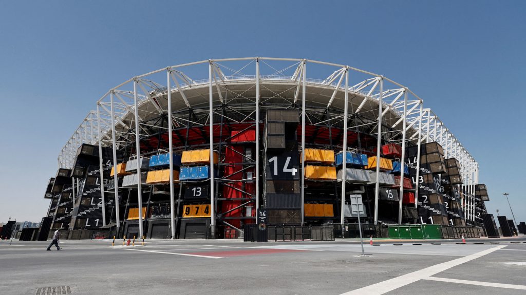 El Stadium 974 tiene como seña particular que fue hecho con contenedores. 