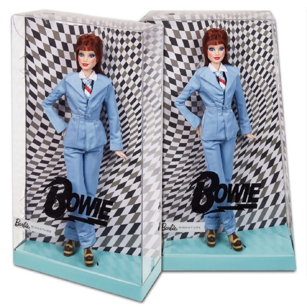 La edición especial de Barbie Bowie celebrando el 50º aniversario del álbum "Hunky Dory".