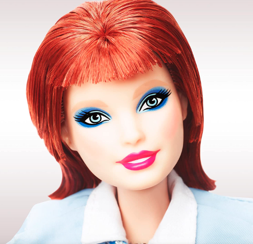 Es la segunda vez que Barbie adopta la imagen de David Bowie. 