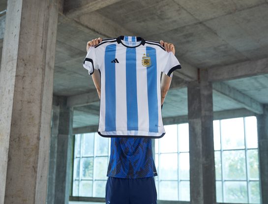 5 apuntes de diseño de la nueva camiseta de la selección argentina de fútbol para el Mundial Qatar 2022