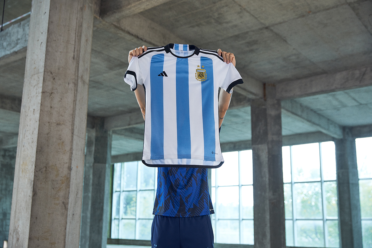 Rechazar Destrucción tiburón 5 apuntes de diseño de la nueva camiseta de la selección argentina de  fútbol para el Mundial Qatar 2022 – PuroDiseño