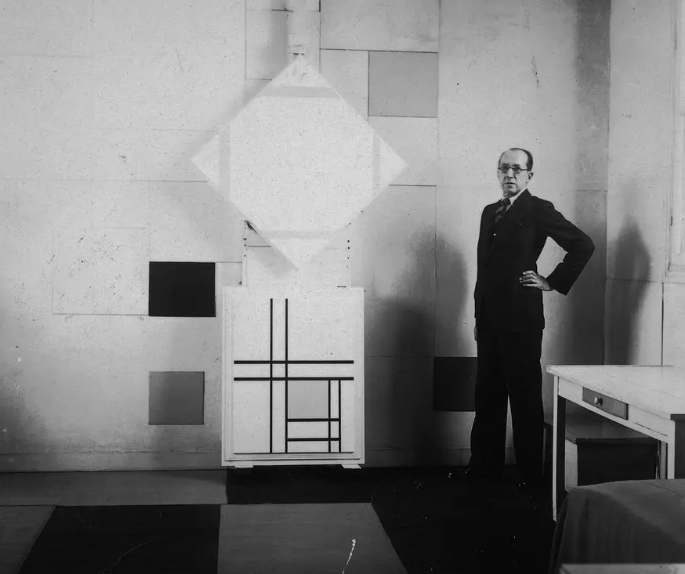 Piet Mondrian (1872-1944) es considerado como uno de los artistas más importantes del movimiento de vanguardia