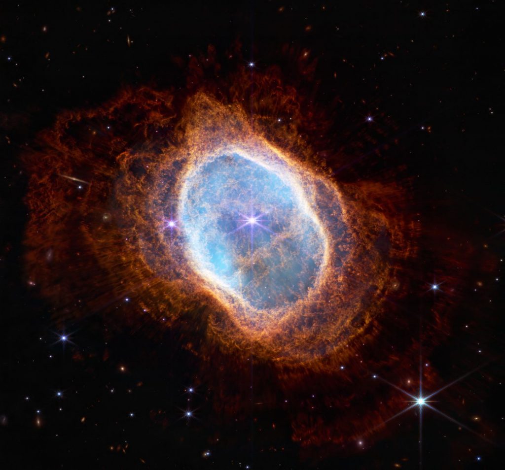 Las imágenes capturadas por el telescopio espacial James Webb de las estrellas y nuevas galaxias asombran al mundo.