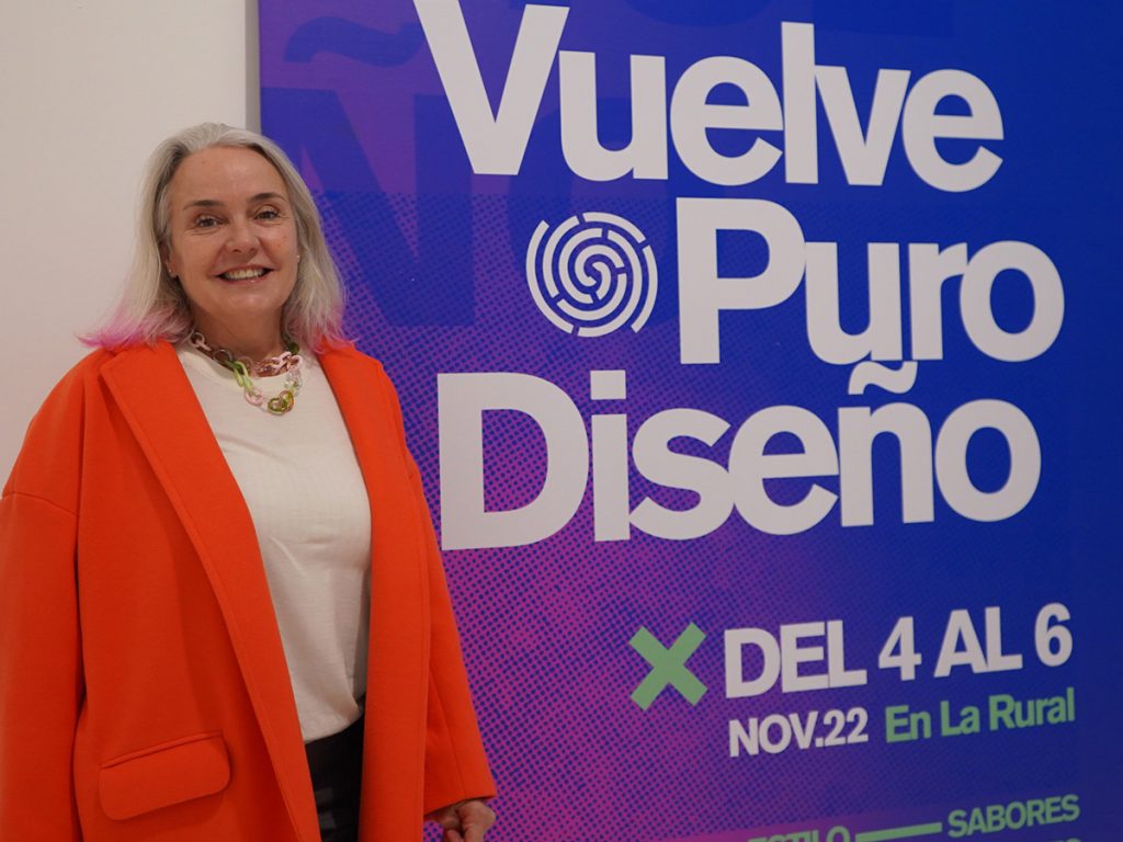 La diseñadora de joyería contemporánea Luz Arias, del comité curador de feria Puro Diseño 2022. Foto: Camila Uset. 