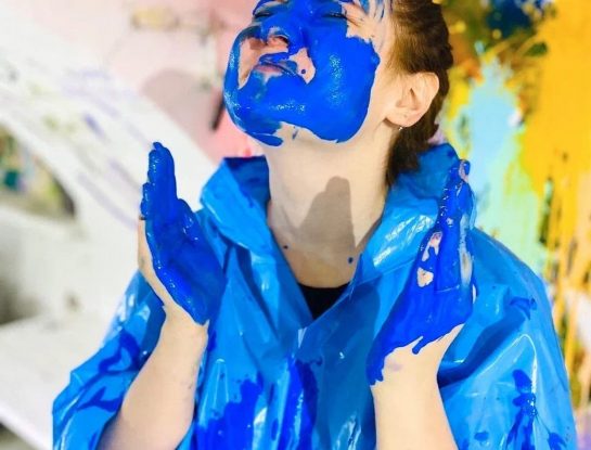 Una muestra de arte en Nueva York convierte en artistas a todos sus visitantes