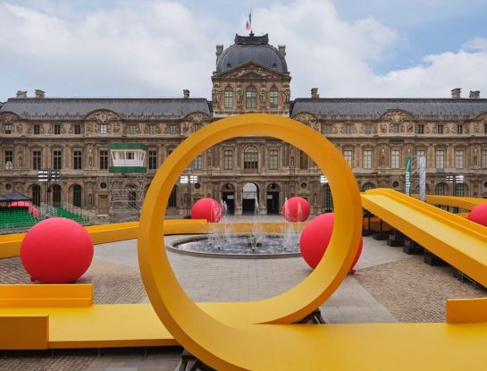 Así es la espectacular autopista de diseño que creó Louis Vuitton en El Louvre