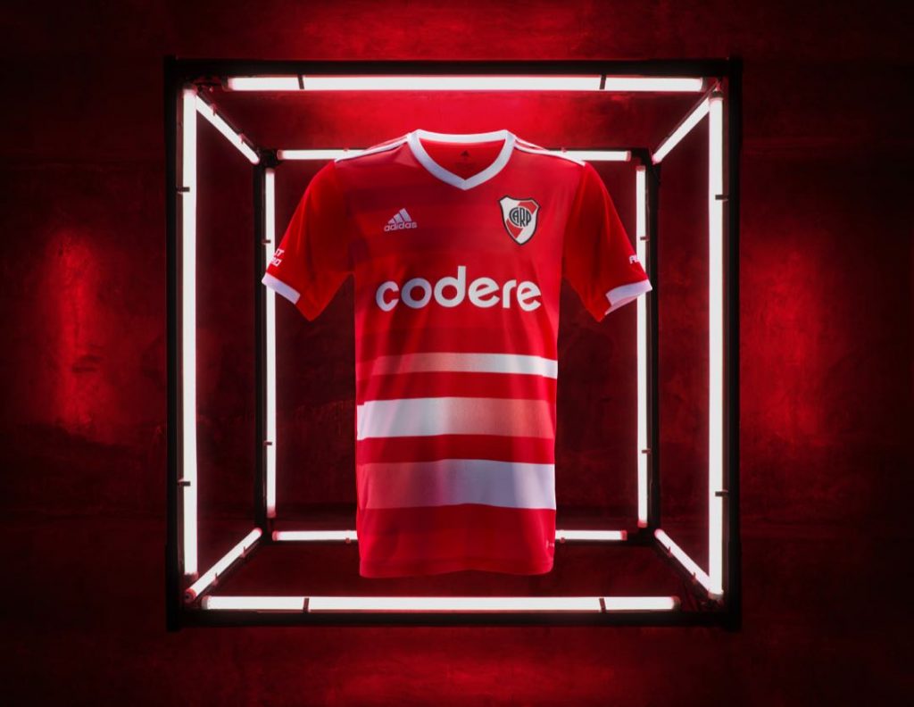 La nueva camiseta alternativa de River Plate 2022/23 de adidas. 