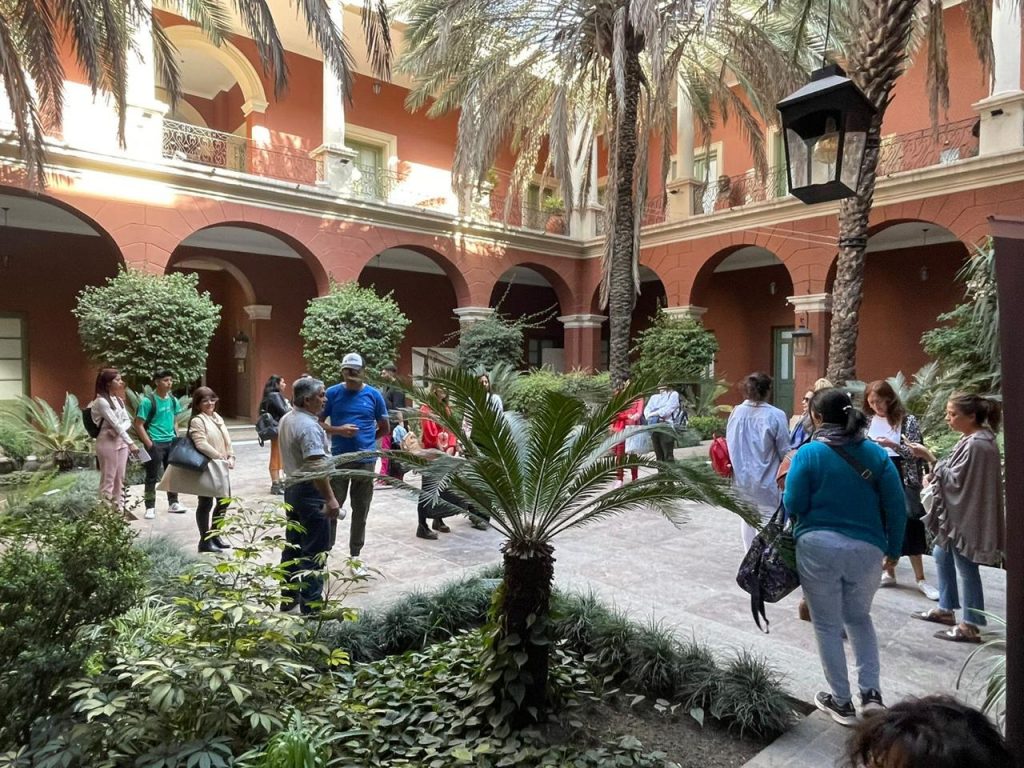 La curaduría fue en el Centro Cultural del Bicentenario, en Santiago del Estero capital. 