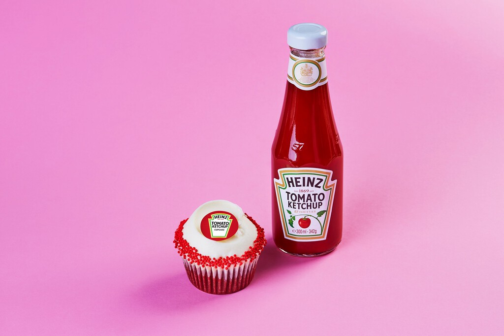 El ketchup Heinz ha inspirado piezas de arte y diseño más allá del branding original. 
