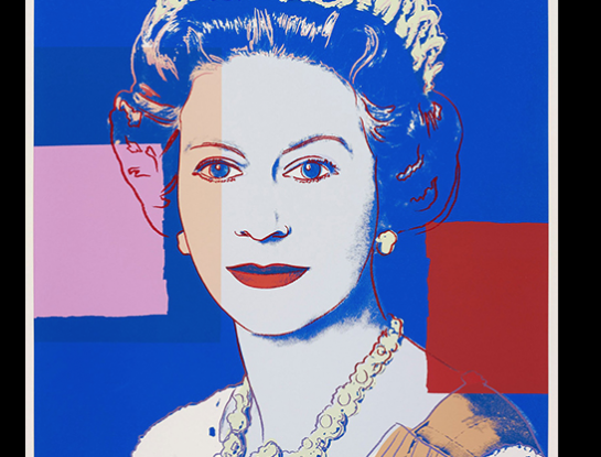 El día que Andy Warhol pintó (y vendió) un retrato de Isabel II, la gran reina pop