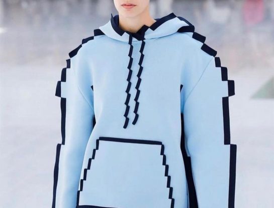 En 2023 llega la moda pixelada de Loewe
