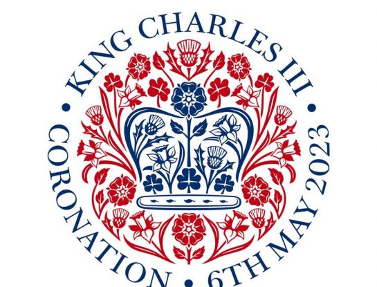 7  apuntes de diseño del emblema de coronación del Rey Carlos III de Inglaterra
