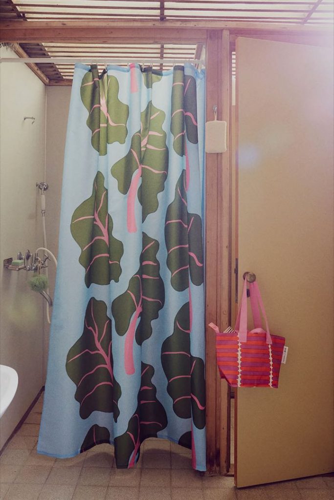 Las estampas de las hojas de ruibarbo, hit de la colección de Ikea y Marimekko. 
