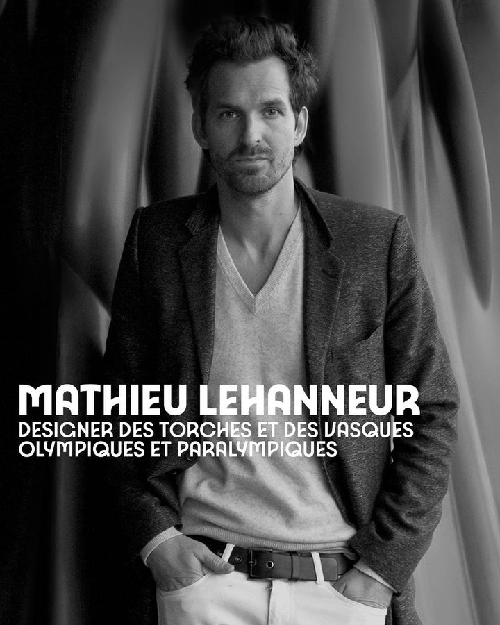 La foto oficial de la designación de Mathieu Lehanneur como creador de las antorchas y cuencas olímpicas y paralímpicas de París 2024.