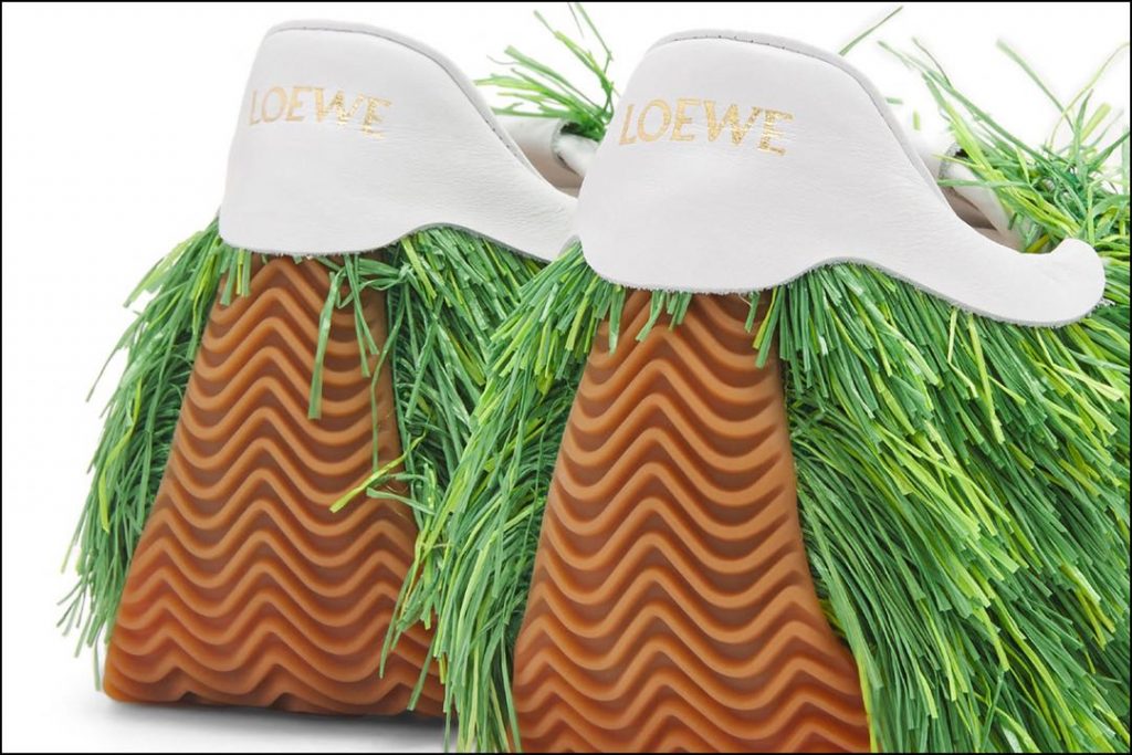 Las zapatillas Grass Sneakers de Loewe, sensación de la moda 2023. 